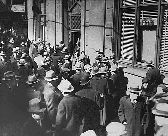 Fil:Bank Run in Michigan, USA, February 1933.jpg – Wikipedia Fil:Bank Run in Michigan, USA, February 1933.jpg – Wikipedia
